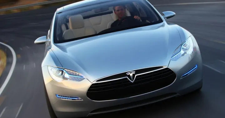 Tesla Model S: ecco i prezzi e le dotazioni