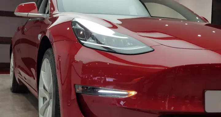 Tesla Model 3 ufficiale in Italia da febbraio a 59.600 euro per la AWD da 554 km