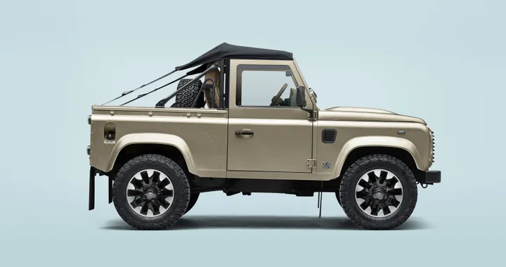 &quot;Nuovo&quot; Defender V8 Soft Top: artigianalità, potenza e personalizzazione