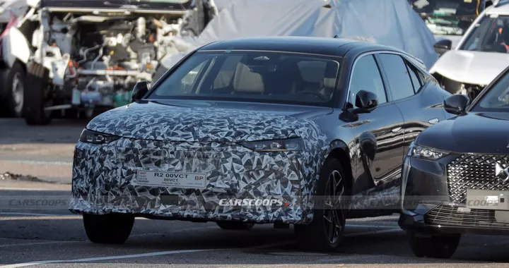 DS 4, oltre al restyling cambierà nome? Le novità in arrivo | Foto spia
