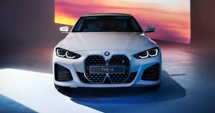 BMW i4: per il facelift, nuovi test su strada. Foto spia