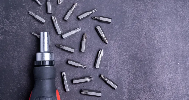 Il set di cacciaviti con 145 accessori da avere sempre a disposizione