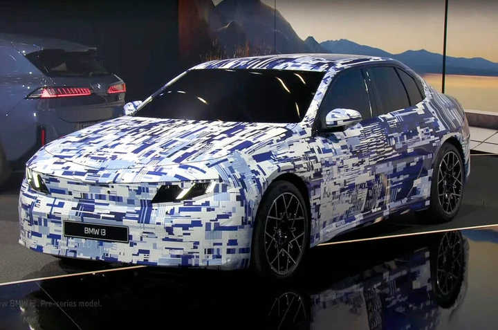 BMW Neue Klasse: la nuova i3 elettrica ha una data ufficiale