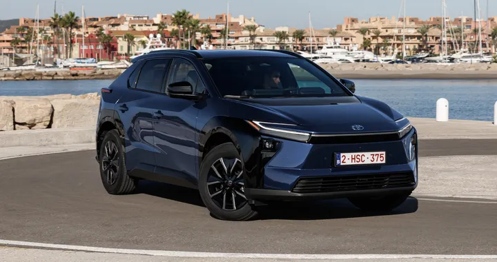 Nuova Toyota bZ4X sta arrivando in Italia: caratteristiche, motori e prezzi del restyling