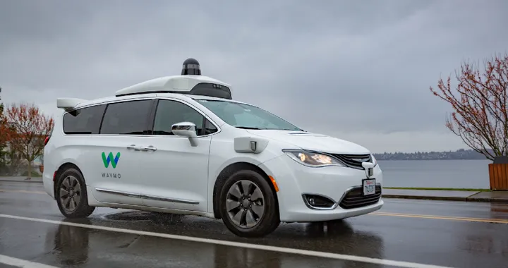 Guida autonoma a prova di pioggia: Waymo avvia i test in Florida