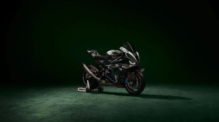 BMW M 1000 RR Isle of Man TT, 50mila dollari per 115 esemplari al mondo