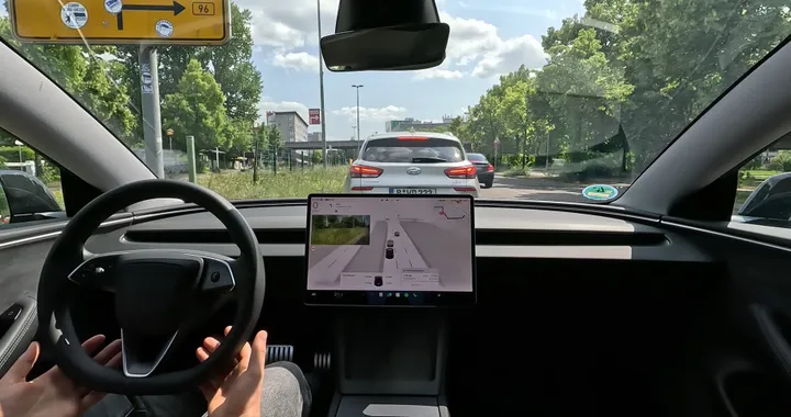 Tesla, i test della Full Self Driving in Europa continuano a Berlino | Video