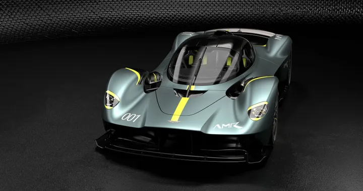 Aston Martin Valkyrie, a un passo dalla pista con l'AMR Track Performance Pack