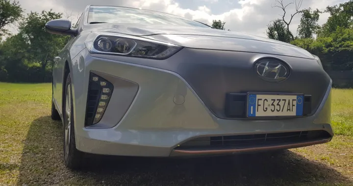 Auto elettriche: cresce la domanda ma mancano le batterie