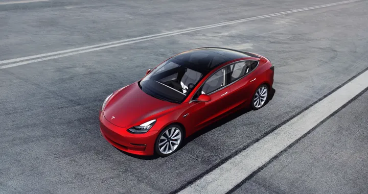 Tesla, in sviluppo una tecnologia per un vetro isolante