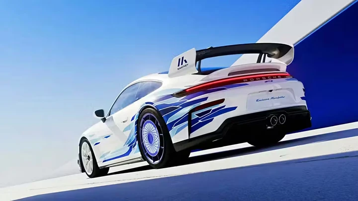 Porsche 911 GT3, la prima serie speciale affilata come la katana di un samurai