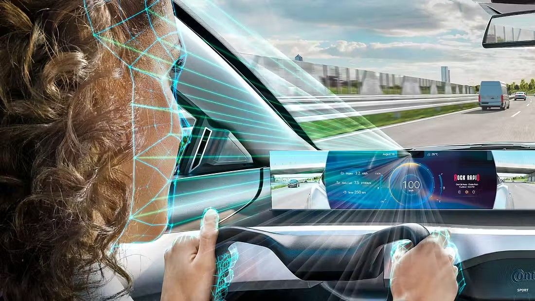 Auto con sensori per monitorare la salute del guidatore durante la guida