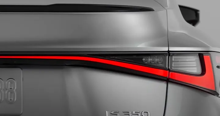 Lexus IS: video teaser del nuovo modello | Debutto il 15 giugno
