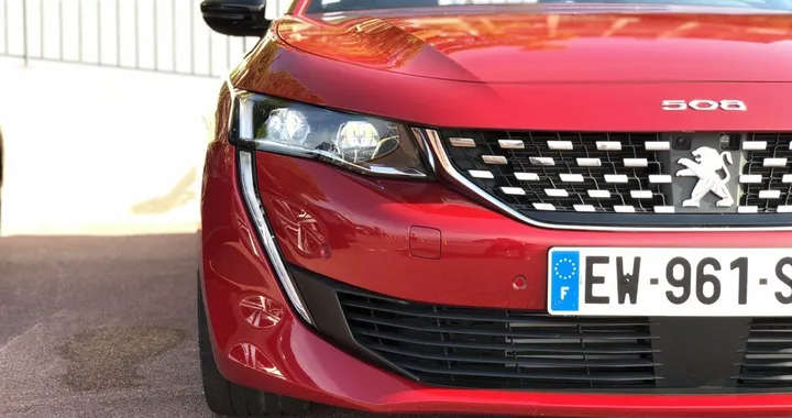 Peugeot 508: primi dettagli sulla versione ibrida plug-in