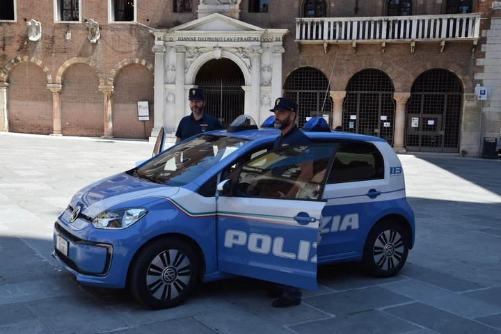 ingrandisci immagine