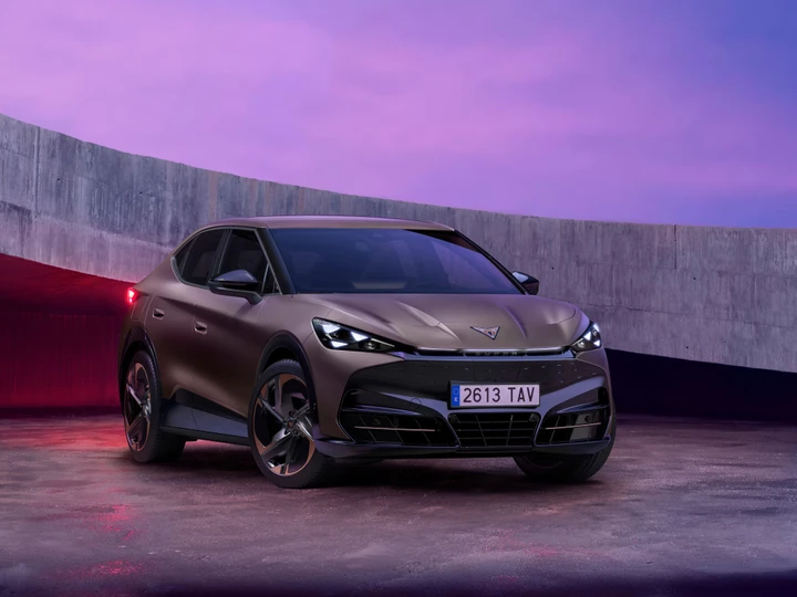 Cupra Tavascan 2026: nuova versione d'accesso e abitacolo più tecnologico