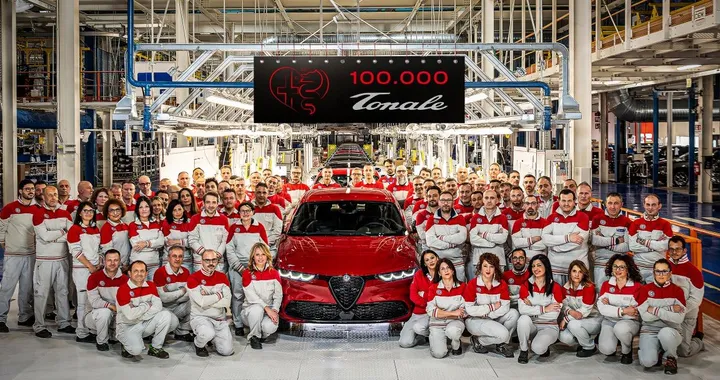 Alfa Romeo Tonale: raggiunta quota 100.000 unità prodotte a Pomigliano