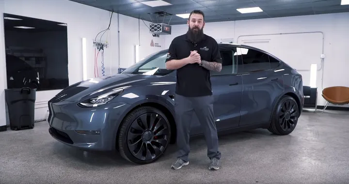 Tesla Model Y soffre di problemi di verniciatura?