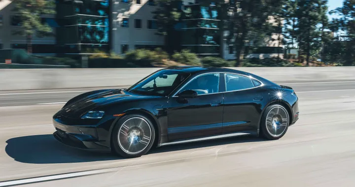 Porsche Taycan, con il restyling miglioreranno autonomia e ricarica