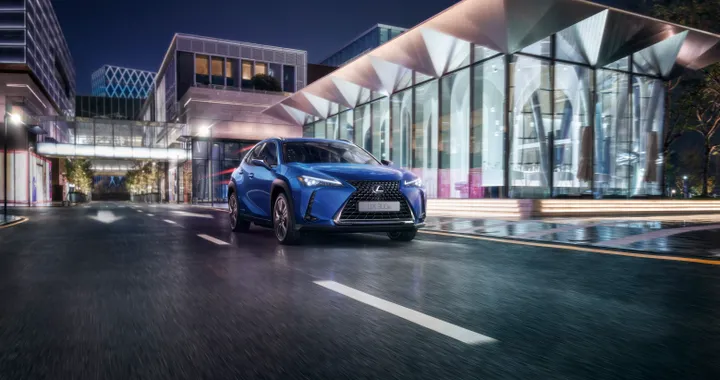 Lexus UX 300e sbarca ufficialmente in Europa