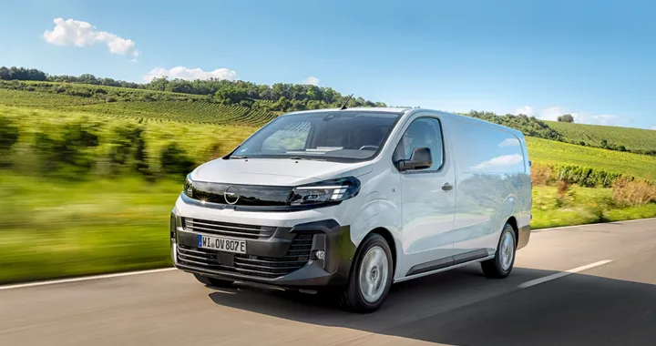 Opel Vivaro compie 25 anni: così è nato il furgone amato dai professionisti