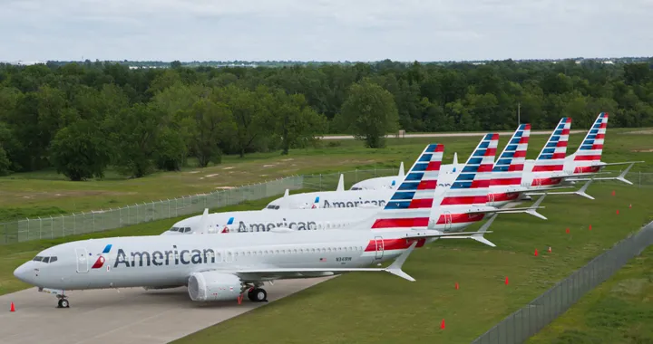 American Airlines mette a terra tutti voli per circa un'ora. Problema tecnico