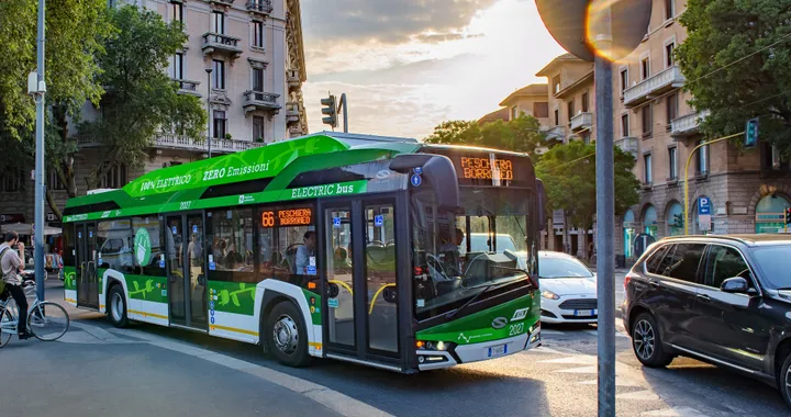 A Milano e in tutta la Lombardia arriva il biglietto unico digitale: come funziona