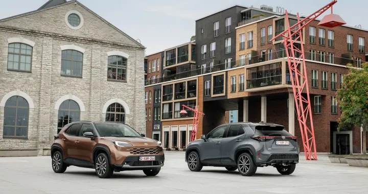 Toyota Yaris Cross cambia volto: gamma Full Hybrid e prezzo di 24.950 euro (in promo)