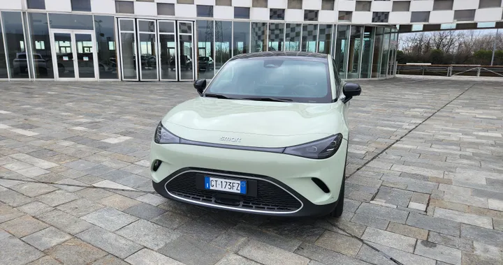 In pista con Smart #3 Brabus, la prova dell'elettrica da 3,7 secondi
