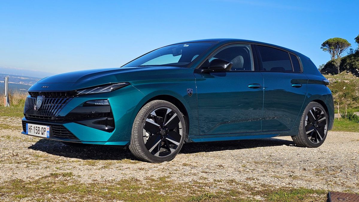 Prova nuova Peugeot 308: il restyling che la cambia, ma conferma tutto! | Video