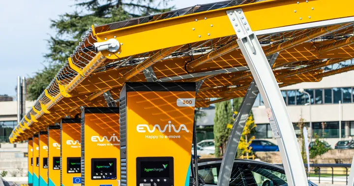 Ewiva taglia il prezzo della ricarica, ma solo se paghi con carta