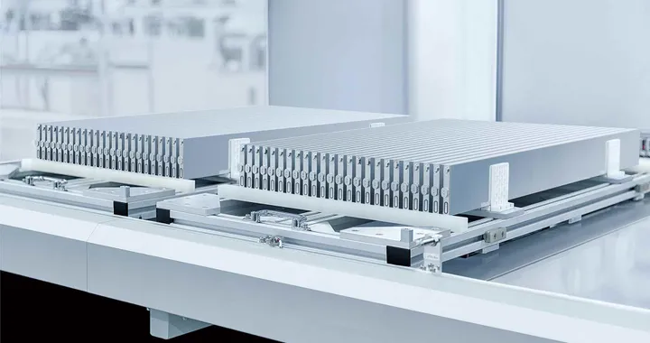 Mercato batterie auto elettriche: CATL al 37,7%, BYD al 15,4% e LG al 13%