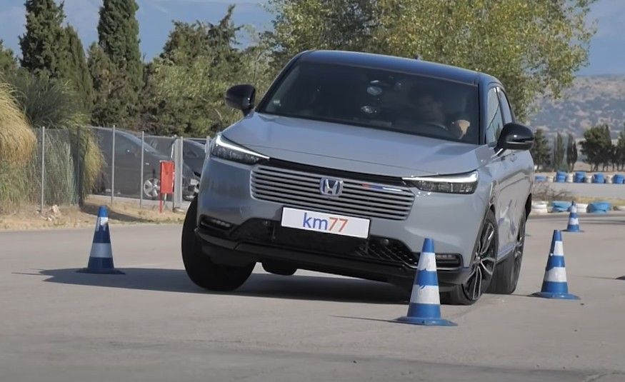 Honda HR-V affronta il test dell'alce: come se la cava il SUV ibrido? | Video