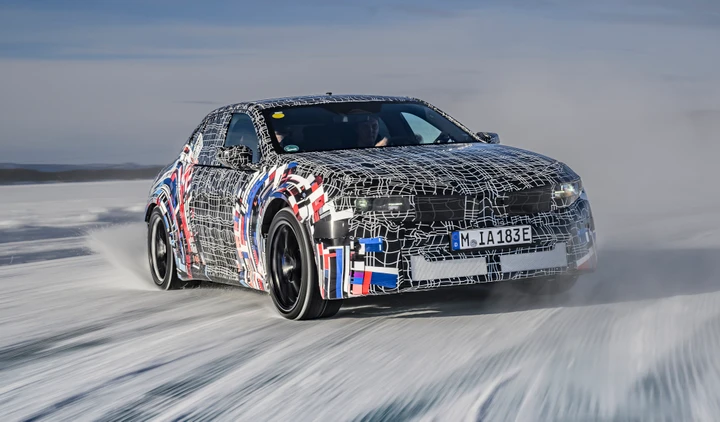 Nuova BMW M3 elettrica: tecnologia Neue Klasse, 4 motori e cambio simulato