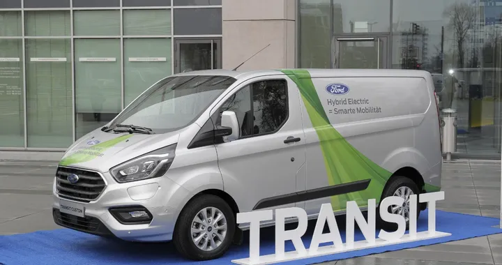 Ford, prove eco a Colonia con 10 Transit Custom Plug-In Hybrid