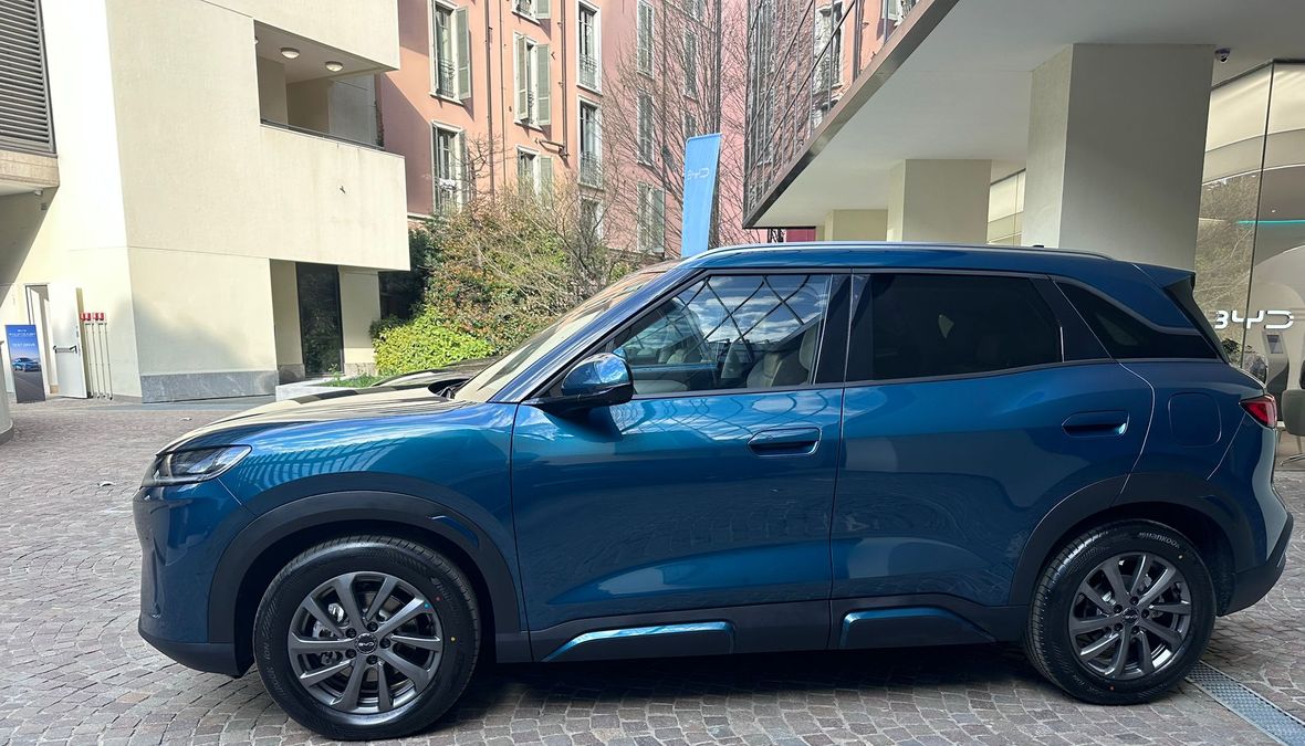 BYD presenta la nuova ATTO 2 DM-i: debutto in Italia e offerta lancio