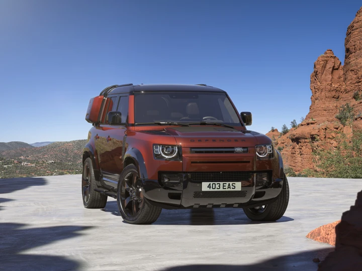 Land Rover Defender, nel 2027 in arrivo una versione più compatta