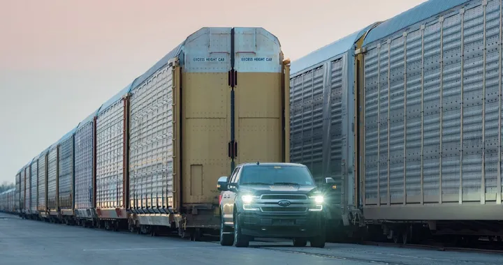 Ford F-150 elettrico: prova di forza con il traino con più di 500 tonnellate