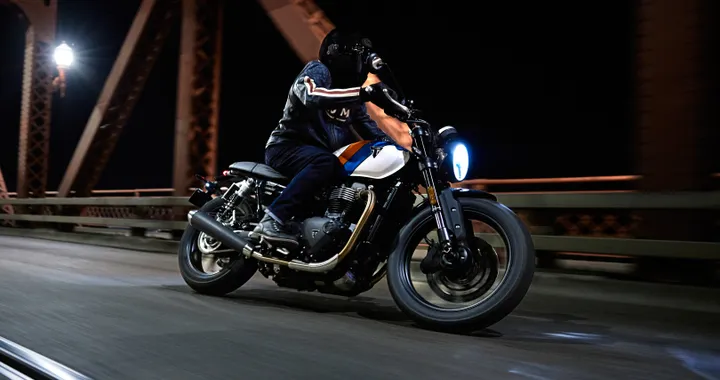 Triumph Speed Twin 900 si rinnova per il 2025. Novità e prezzi