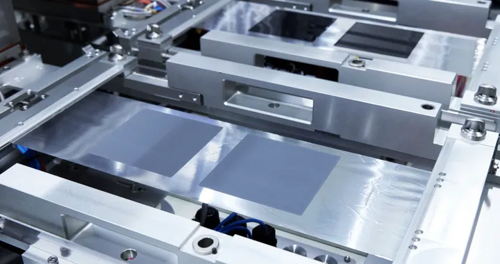 Nissan, progressi nello sviluppo delle batterie allo stato solido: pronte nel 2028 Nissan, progressi nello sviluppo delle batterie allo stato solido: pronte nel 2028