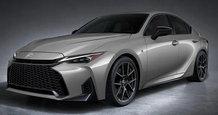 Lexus IS si rinnova: più sportiva, tecnologica e sicura