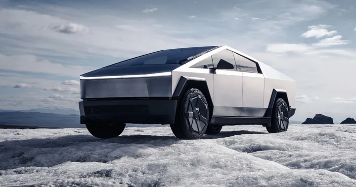 Tesla richiama 46 mila Cybertruck: si staccano i pannelli esterni in acciaio