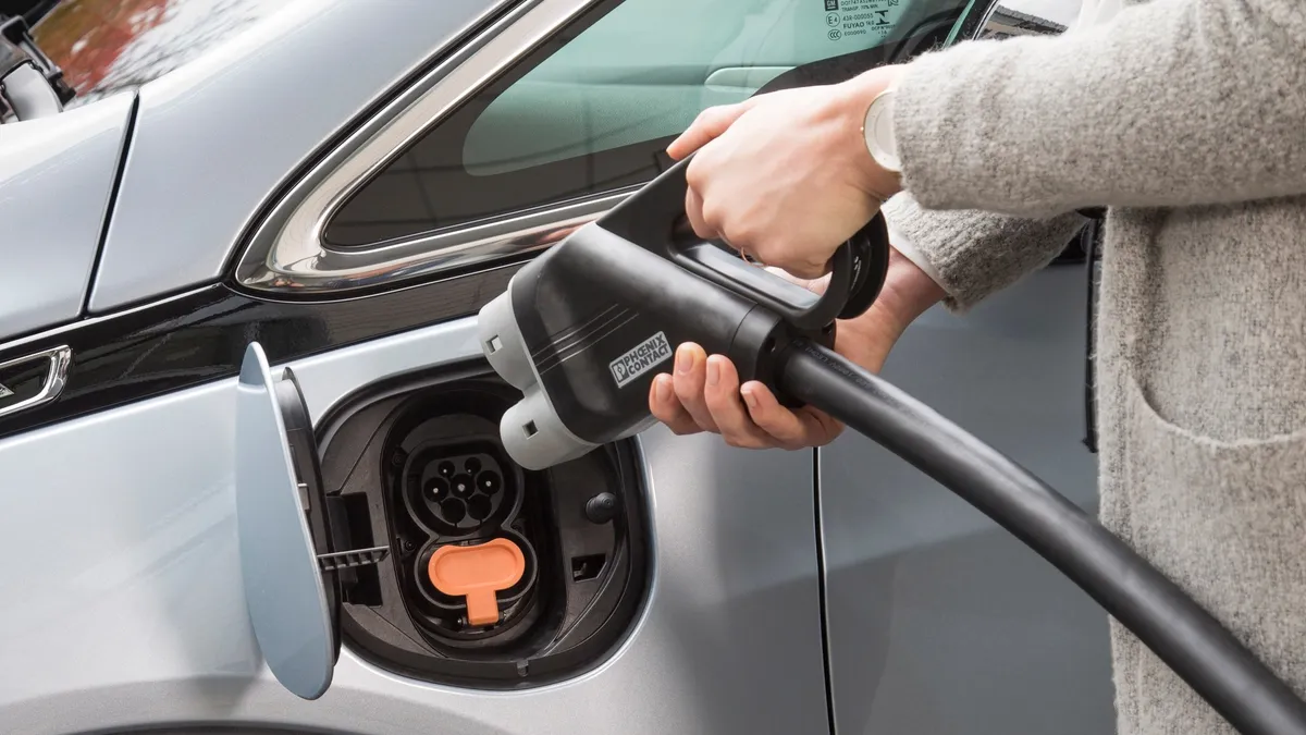 Il ritorno degli incentivi per le auto elettriche: attenzione all'effetto annuncio