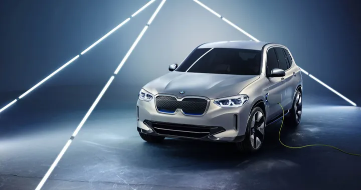 BMW Concept iX3: il SUV elettrico svelato a Pechino