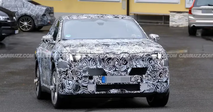 Nuova BMW iX1, stile Neue Klasse per il SUV elettrico: i test continuano | Foto spia