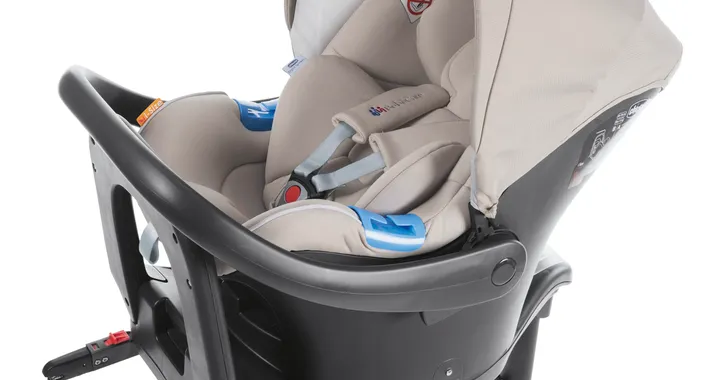 BebèCare: il seggiolino smart di Chicco e Samsung avvisa se c’è un bimbo in auto