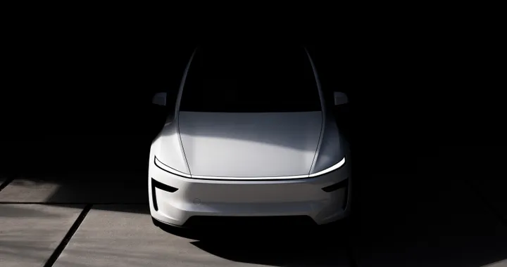 Nuova Tesla Model Y Performance, le prime immagini senza veli