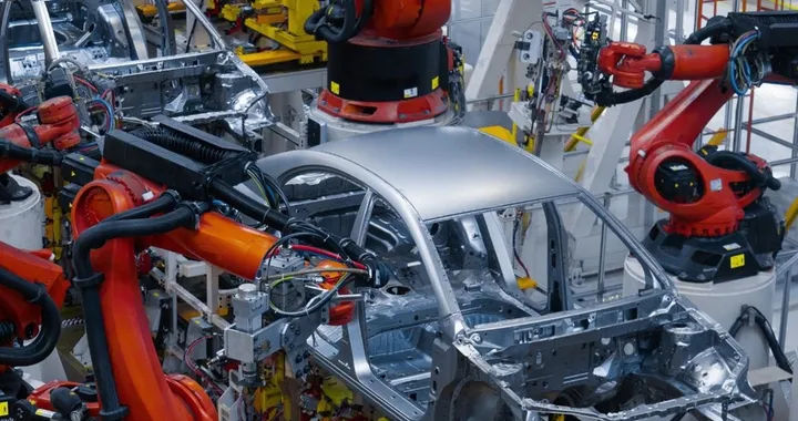 Automotive in Italia: investimenti limitati e focus sull'elettrificazione