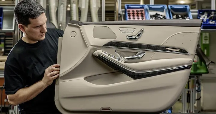 Mercedes Classe S: i dettagli degli interni e la tecnologia