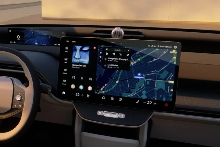 Jony Ive, i grandi schermi touch nelle auto sono la 